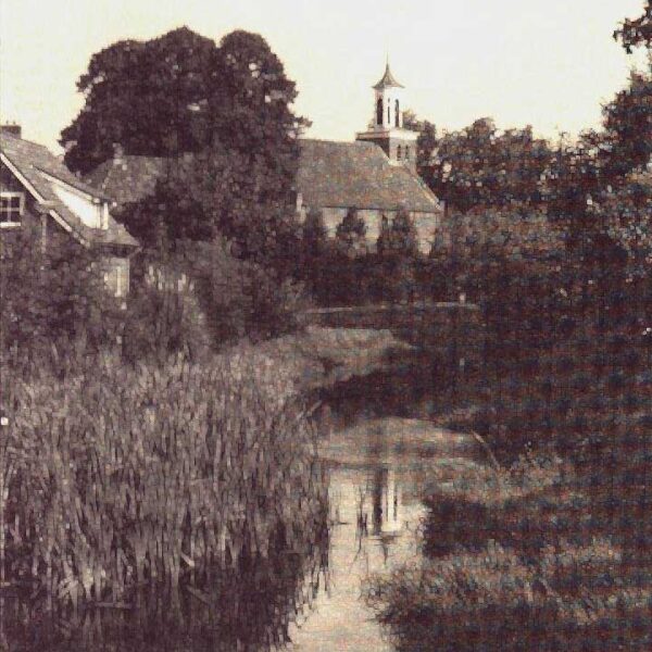 Hummelo Zicht op de N.H. Kerk vanaf rivier de Weppel